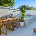 Urban Chill Private Pool By Holidays Appartement