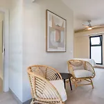 Urban Chill Private Pool By Holidays Appartement