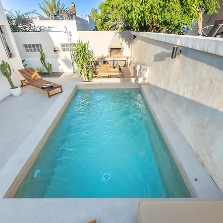 Urban Chill Private Pool By Holidays Appartement *