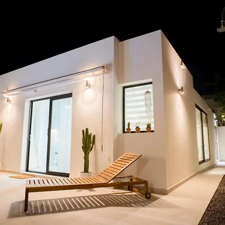 Urban Chill Private Pool By Holidays Apartament *