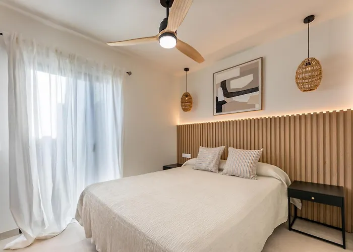 Urban Chill Private Pool By Holidays