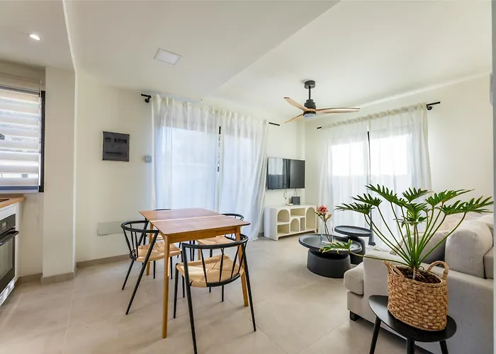 Urban Chill Private Pool By Holidays *