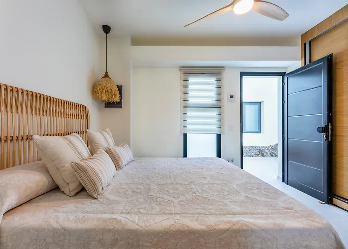 Urban Chill Private Pool By Holidays Κοραλέχο