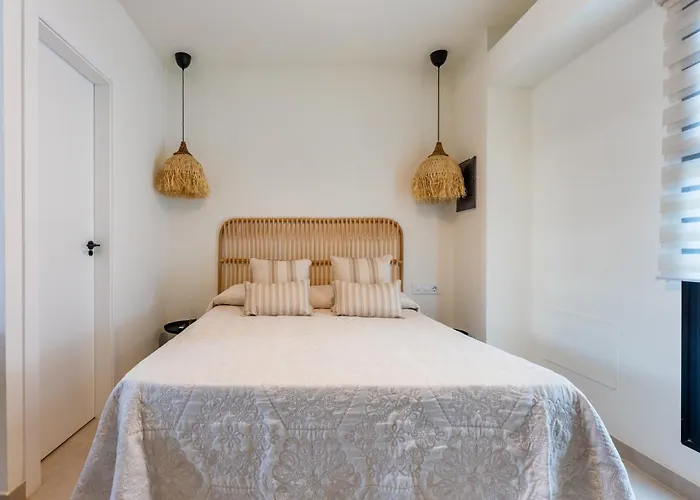 Urban Chill Private Pool By Holidays * Κοραλέχο