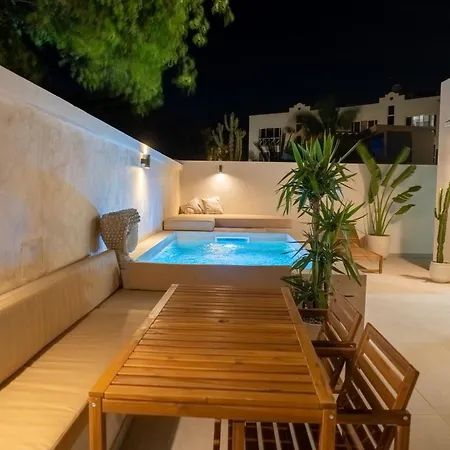 Urban Chill Private Pool By Holidays Коральео