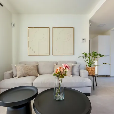 Urban Chill Private Pool By Holidays