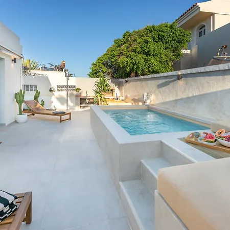 Urban Chill Private Pool By Holidays Коральео