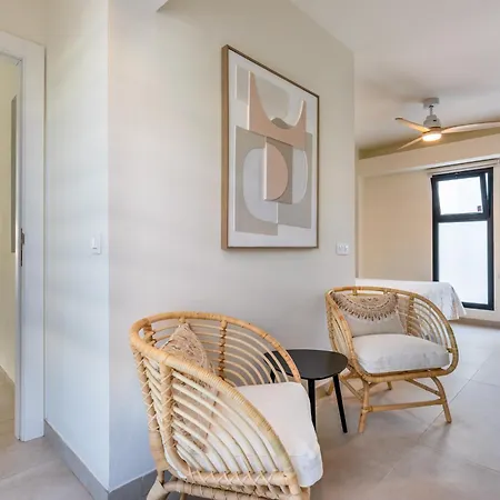 Urban Chill Private Pool By Holidays Appartement