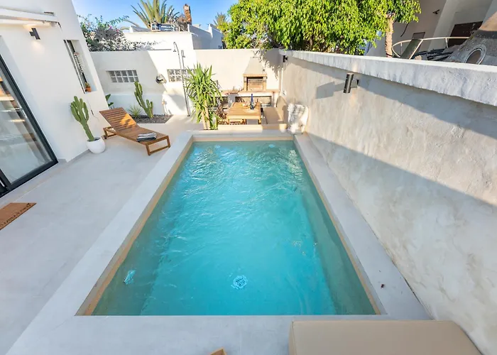 Urban Chill Private Pool By Holidays Apartament *