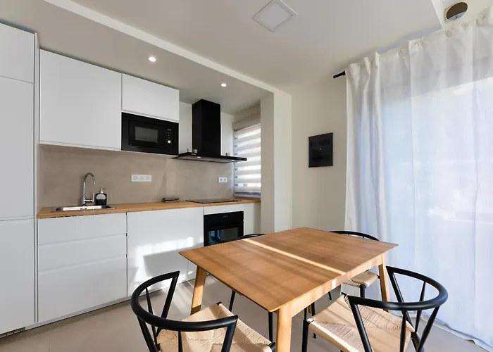 Apartment Urban Chill Private Pool By Holidays *