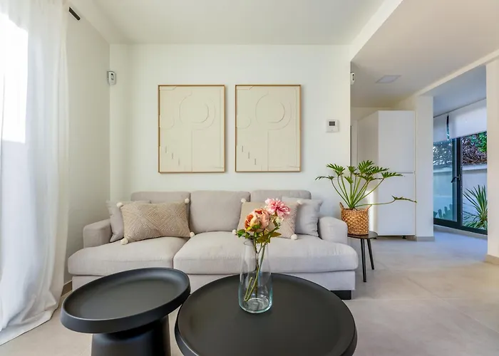 Urban Chill Private Pool By Holidays