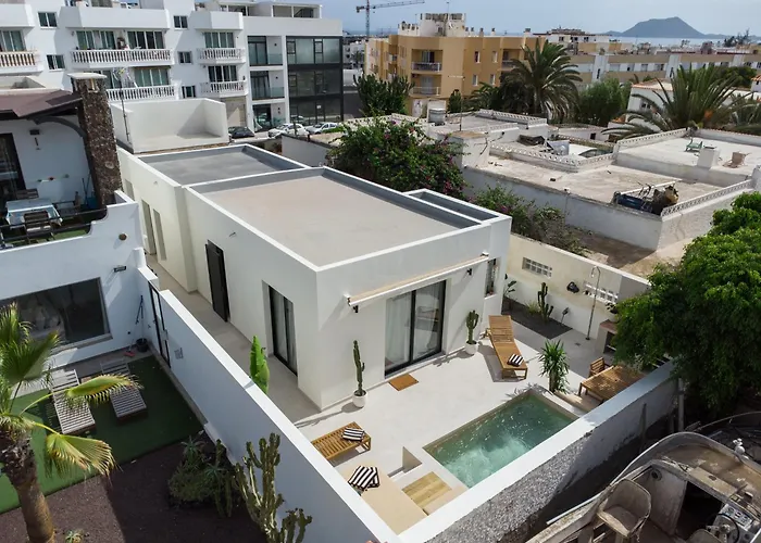 Urban Chill Private Pool By Holidays Apartment *